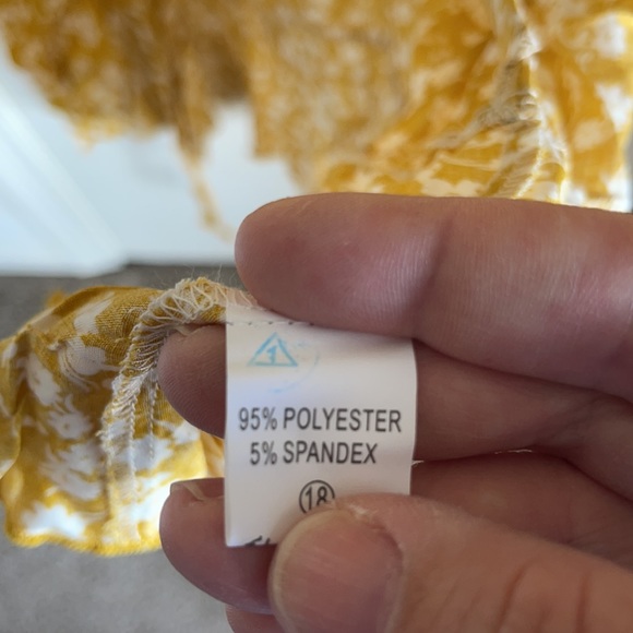 Shein yellow and white floral wrap dress size Med - Picture 5 of 6